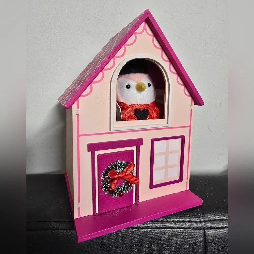 New Target FEATHERLY FRIENDS Christmas Pink Wood House Wondershop, 2024